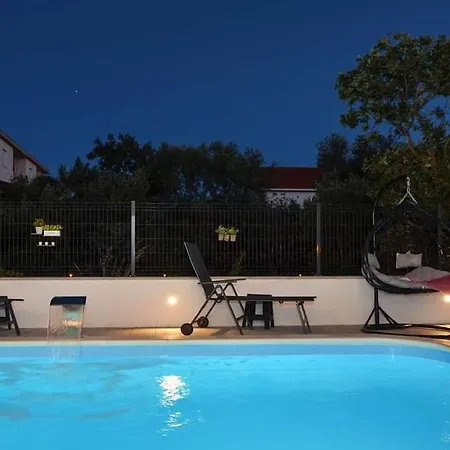Appartamento Spacious For 20 With Heated Pool And Stunning Views Traù