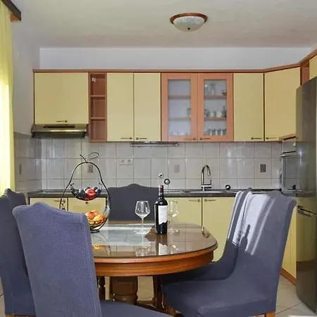 Spacious For 20 With Heated Pool And Stunning Views Traù