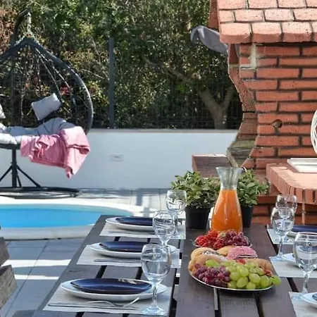 Lejlighed Spacious For 20 With Heated Pool And Stunning Views