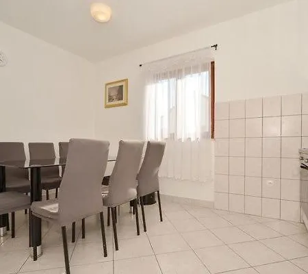 Appartamento Spacious For 20 With Heated Pool And Stunning Views Traù
