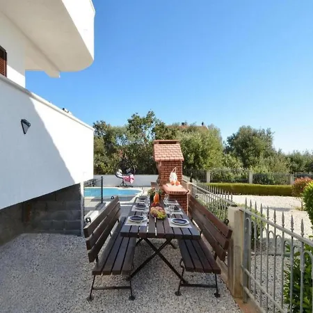 Lejlighed Spacious For 20 With Heated Pool And Stunning Views Trogir