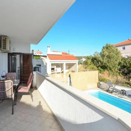 Spacious For 20 With Heated Pool And Stunning Views Appartamento
