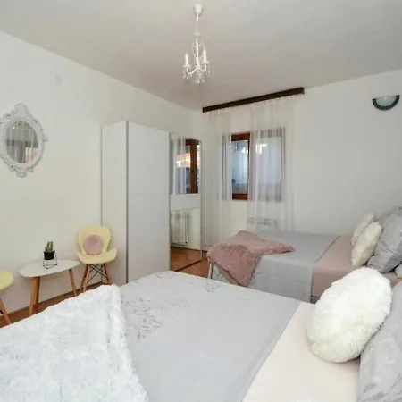 Spacious For 20 With Heated Pool And Stunning Views Lejlighed Trogir
