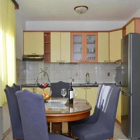 Appartamento Spacious For 20 With Heated Pool And Stunning Views Traù