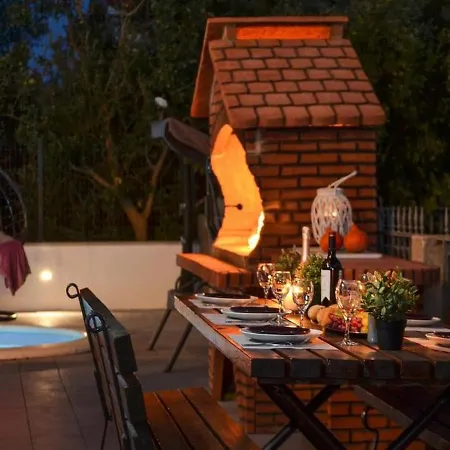 Spacious For 20 With Heated Pool And Stunning Views * Traù